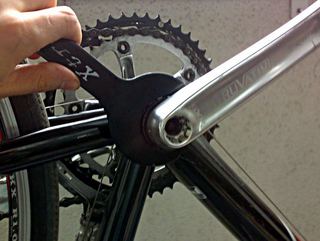 Konstantin Shemyak Disassembling Truvativ GXP crankset