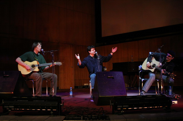 trio (c)
rosso_e_burg trio (c) rosso_e_burg